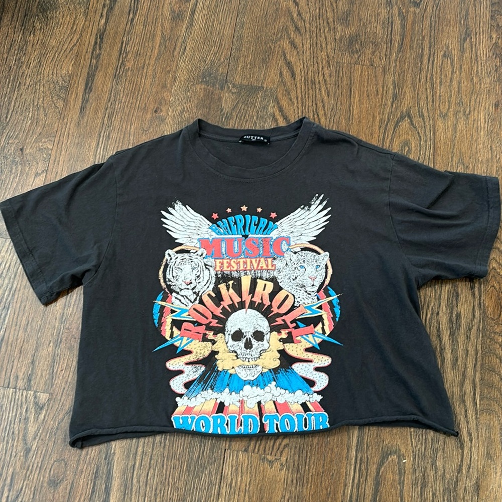 Cropped rock tshirt